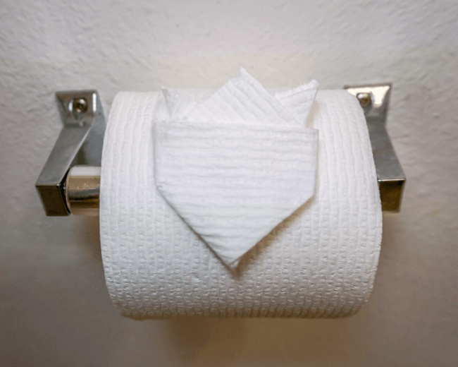 Toilet Paper Crest 650
